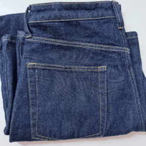 jak naprawić dziurkę w dżinsach